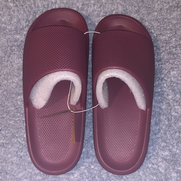 Victoria’s Secret Pink NEW WITH TAG Pillow Slides M (7/8) - Picture 1 of 5